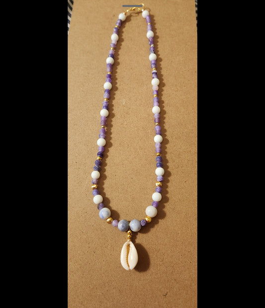 Natural bead necklace